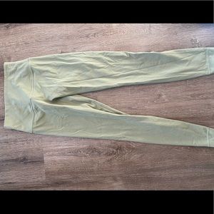 Lululemon High Rise Align pant 25”. Brand new! (Sage Green) / Size 4